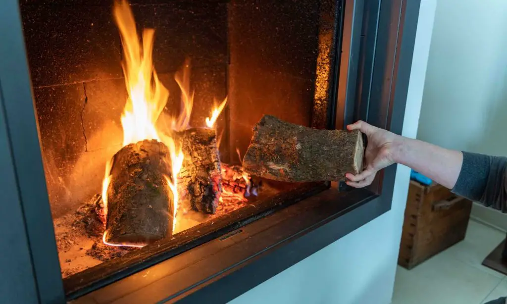 How to Put Out a Fire in a Fireplace