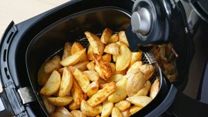 how long to reheat fries in air fryer